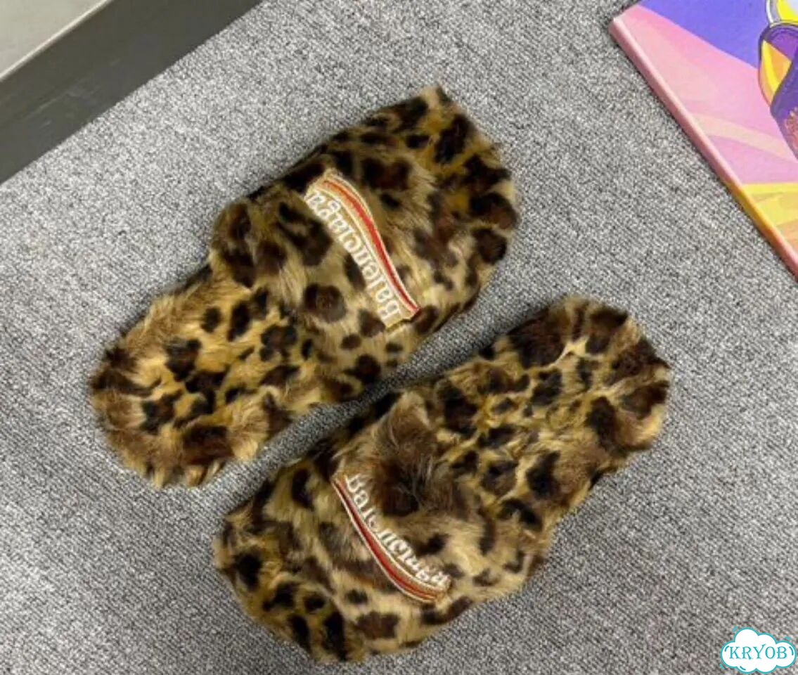 Тапки balenciaga меховые фото 3