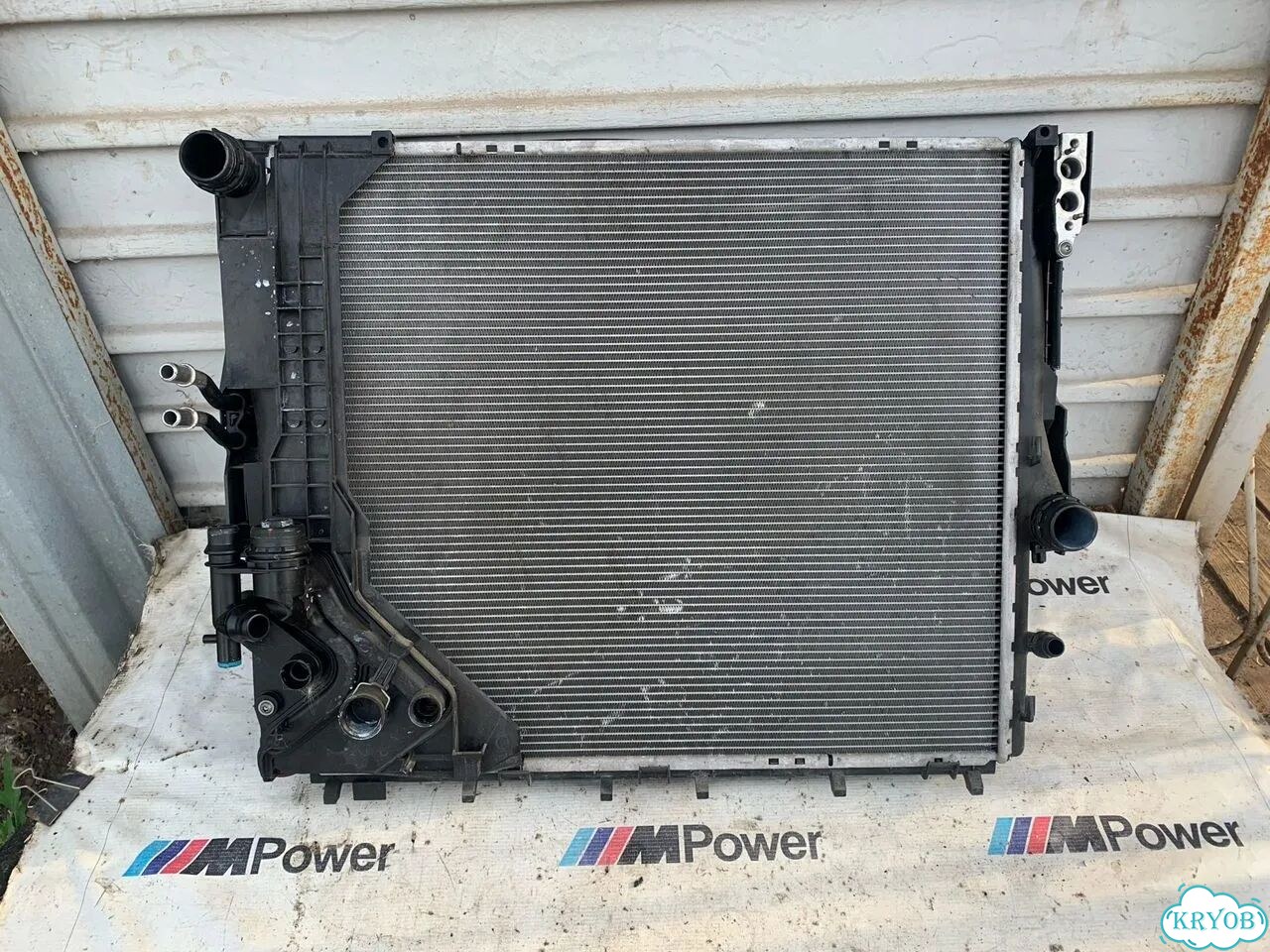 Радиатор двигателя BMW E83 фото 1
