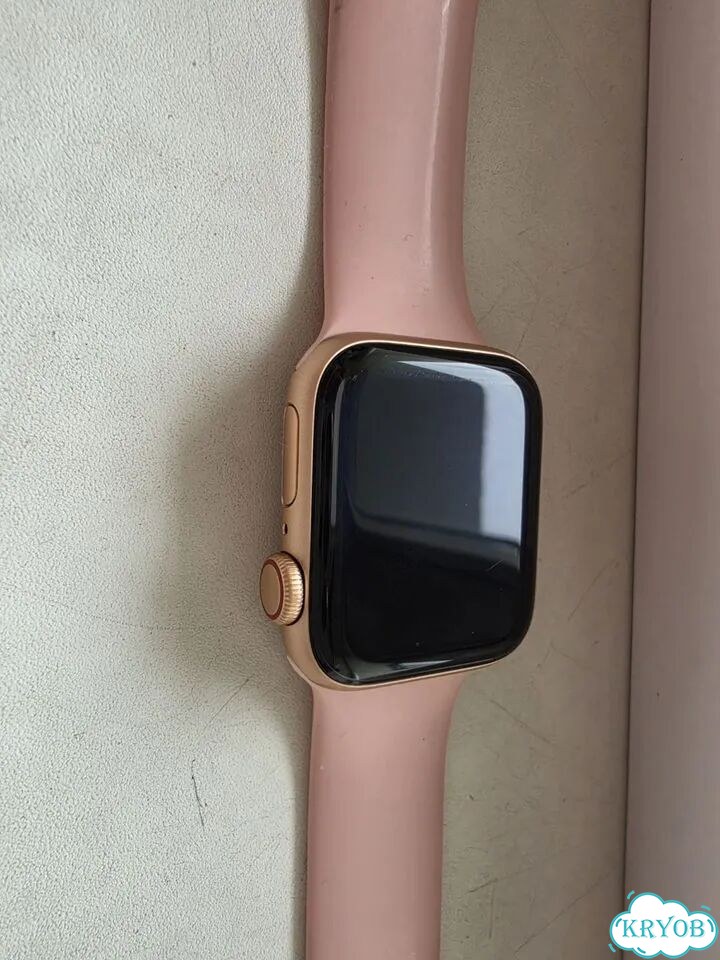 Apple watch SE 40 mm фото 6