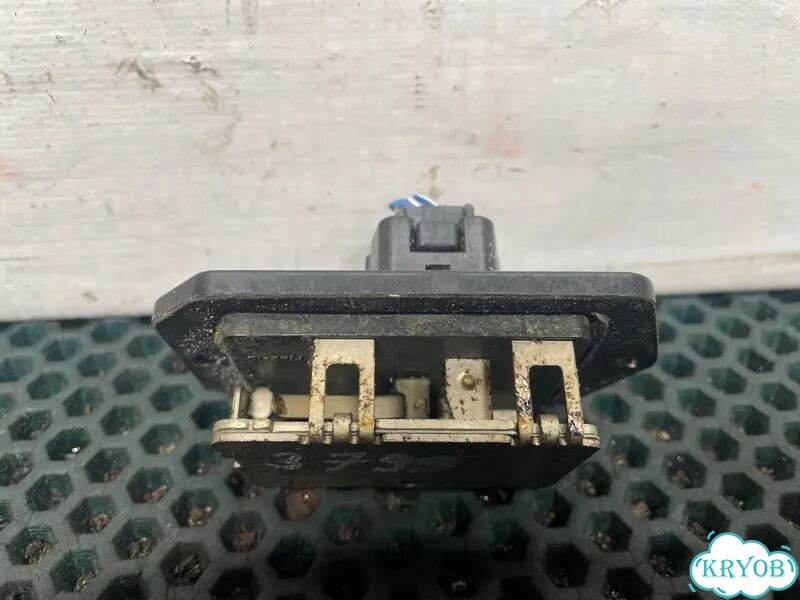 Реостат печки Toyota BB NCP30 2NZ-FE 2006 фото 2