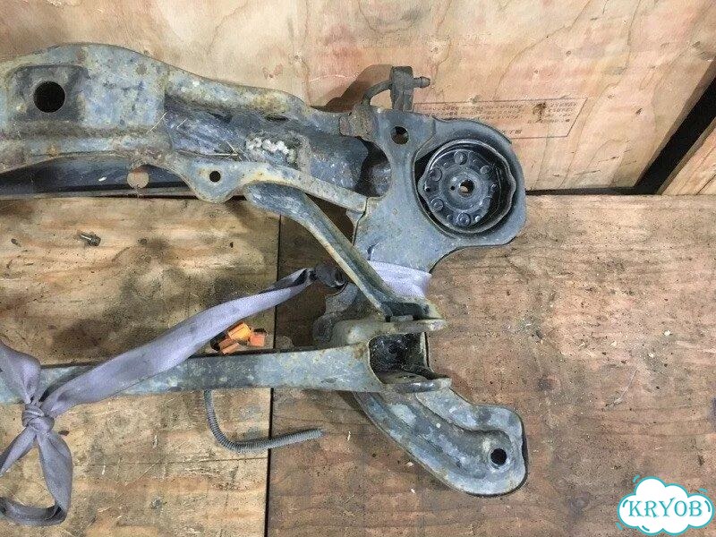 Балка поперечная задняя honda stepwgn RF1 B20B фото 6