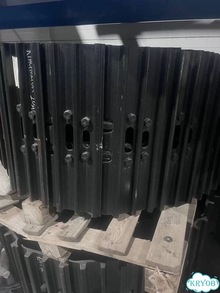 Гусеница в сборе ZX230, ZX240-3, PC220-7, PC220-8 фото 1