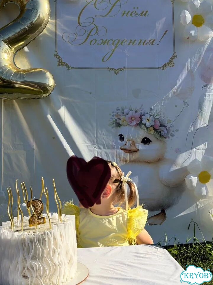 Платье нарядное с перьями фото 5