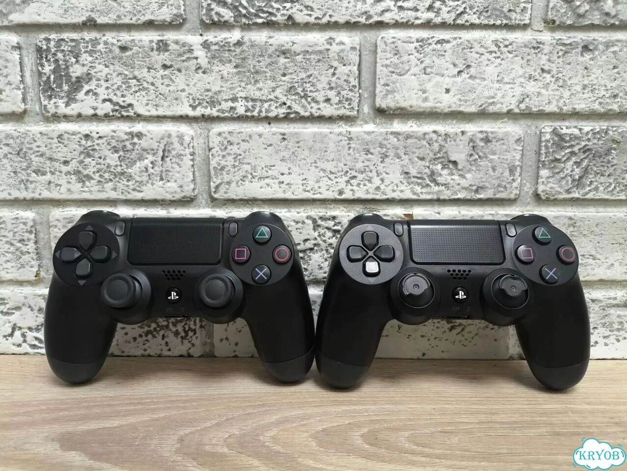 Sony Playstation 4 slim 1TB 2 геймпада фото 5
