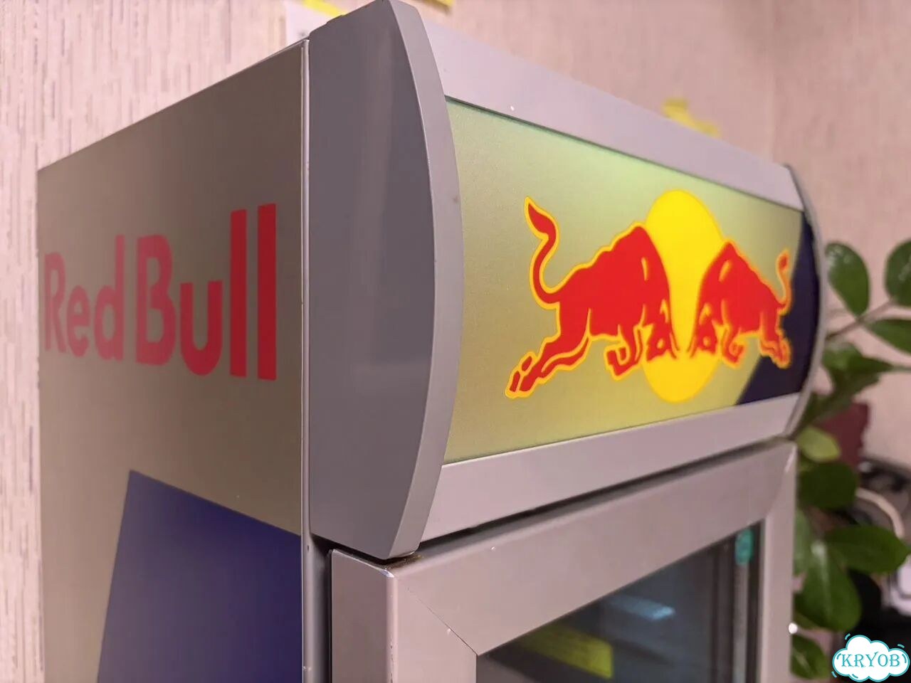 Холодильник Red Bull фото 2