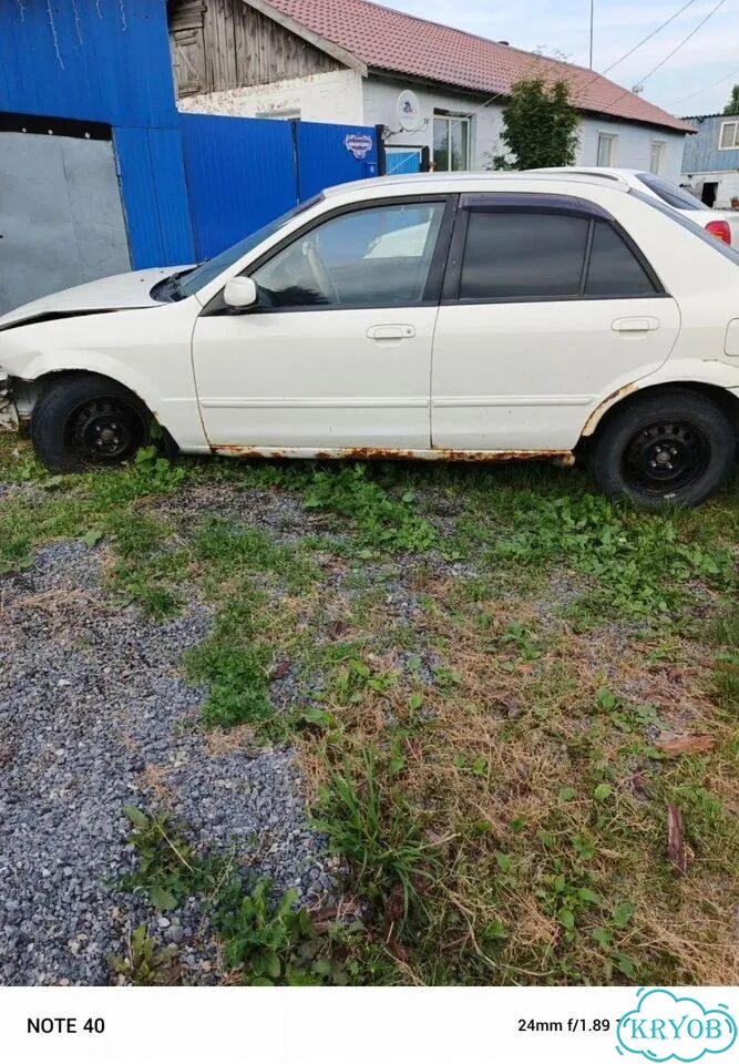 Mazda Familia 1.5 AT, 1999, битый, 300 000 км фото 3