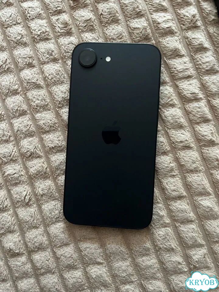 iPhone 16e, 128 ГБ, SIM + eSIM фото 3