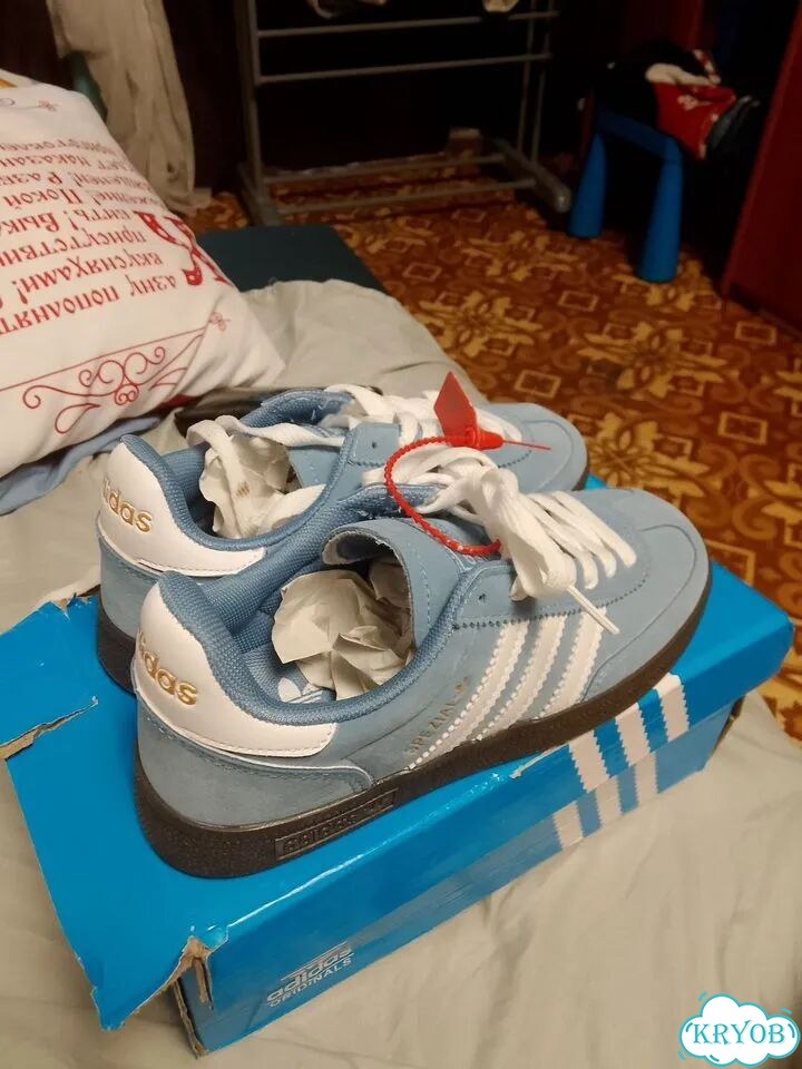 Женские кроссовки Adidas фото 5