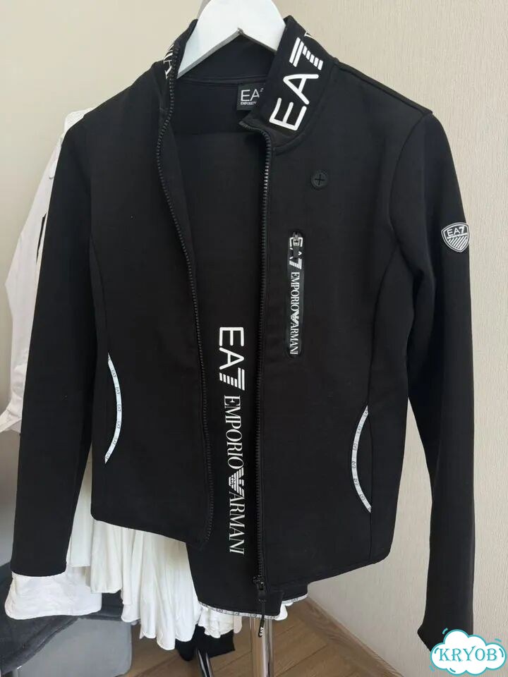Костюм и футболка Armani оригинал фото 1