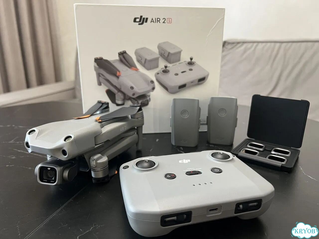 Квадрокоптер DJI AIR 2S фото 2