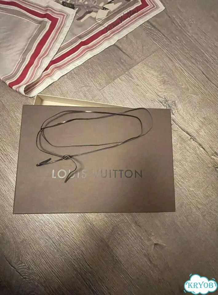 Платок louis vuitton оригинал фото 2