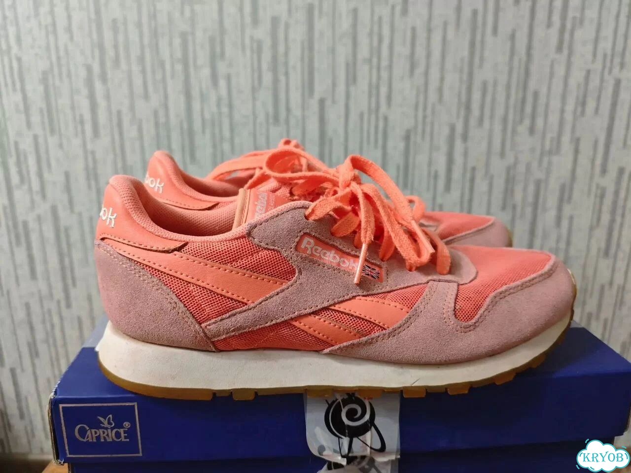 Кроссовки женские Reebok фото 1
