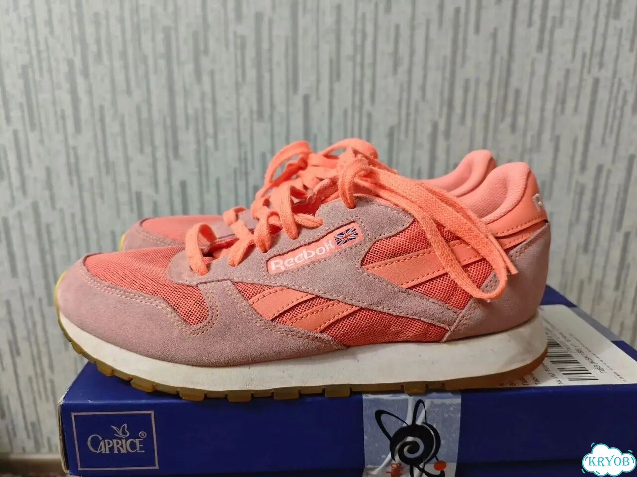 Кроссовки женские Reebok фото 2