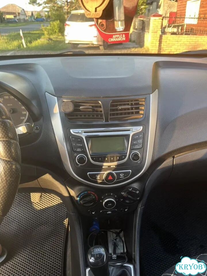 Hyundai Solaris 1.6 MT, 2011, 407 000 км фото 9