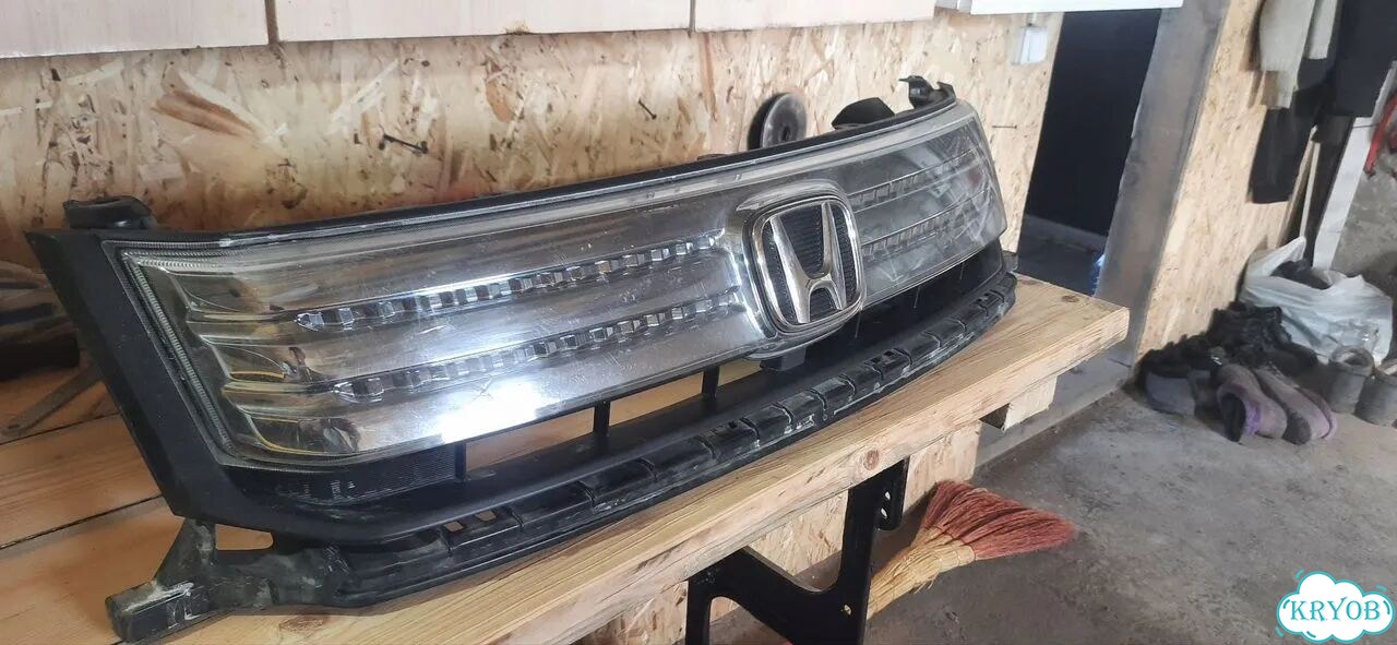 Решетка радиатора honda freed spike hybrid фото 2