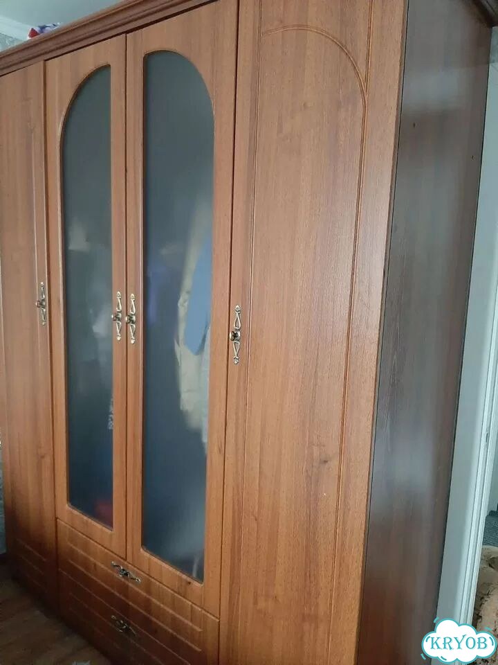 Шкаф, кровать, столик фото 1