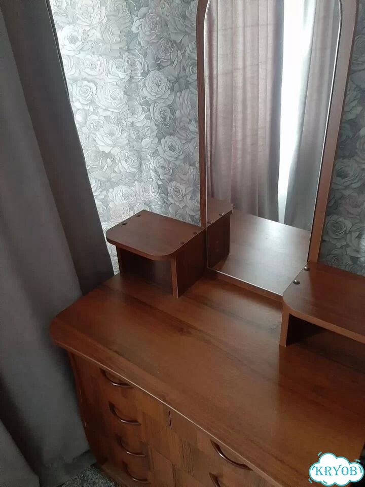 Шкаф, кровать, столик фото 3