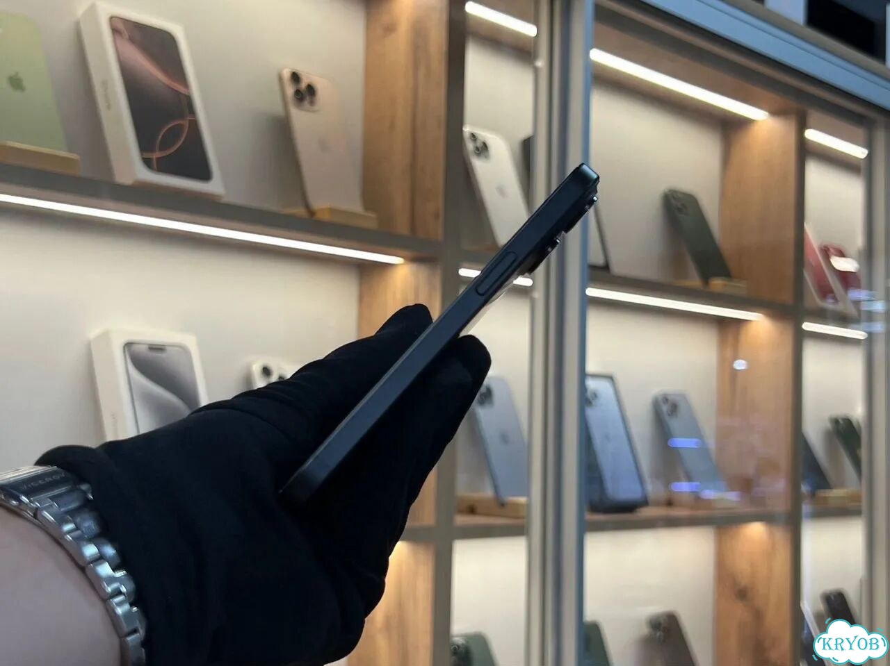 iPhone 15, 128 ГБ, SIM + eSIM фото 3