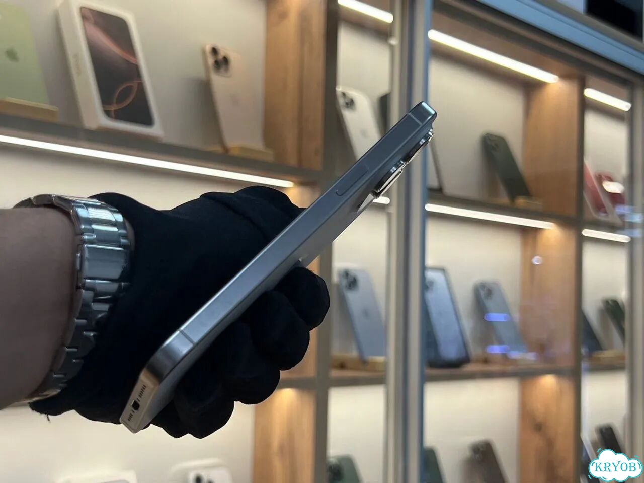 iPhone 15 Pro Max, 256 ГБ, SIM + eSIM фото 3