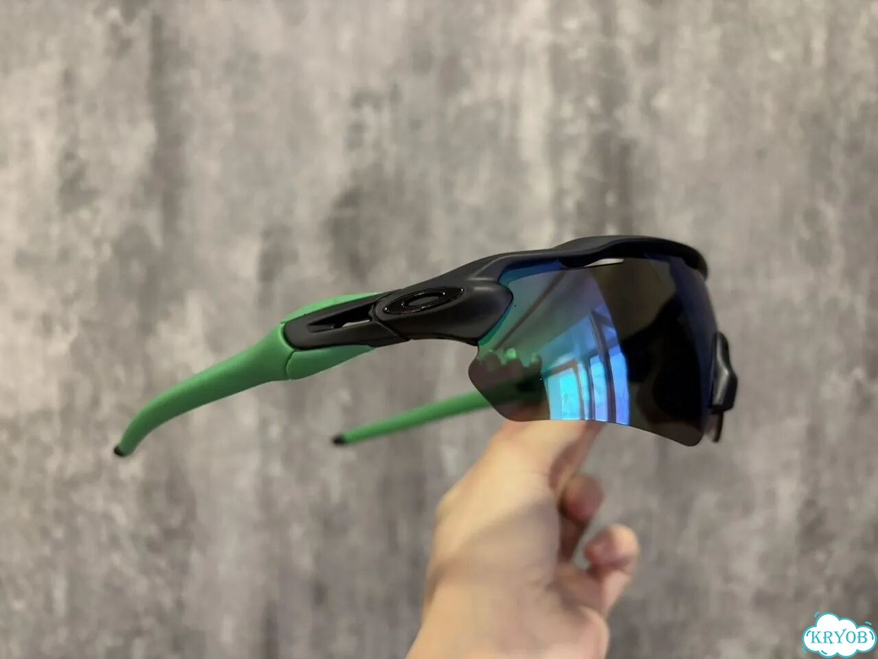 Очки солнцезащитные спортивные oakley radar фото 1