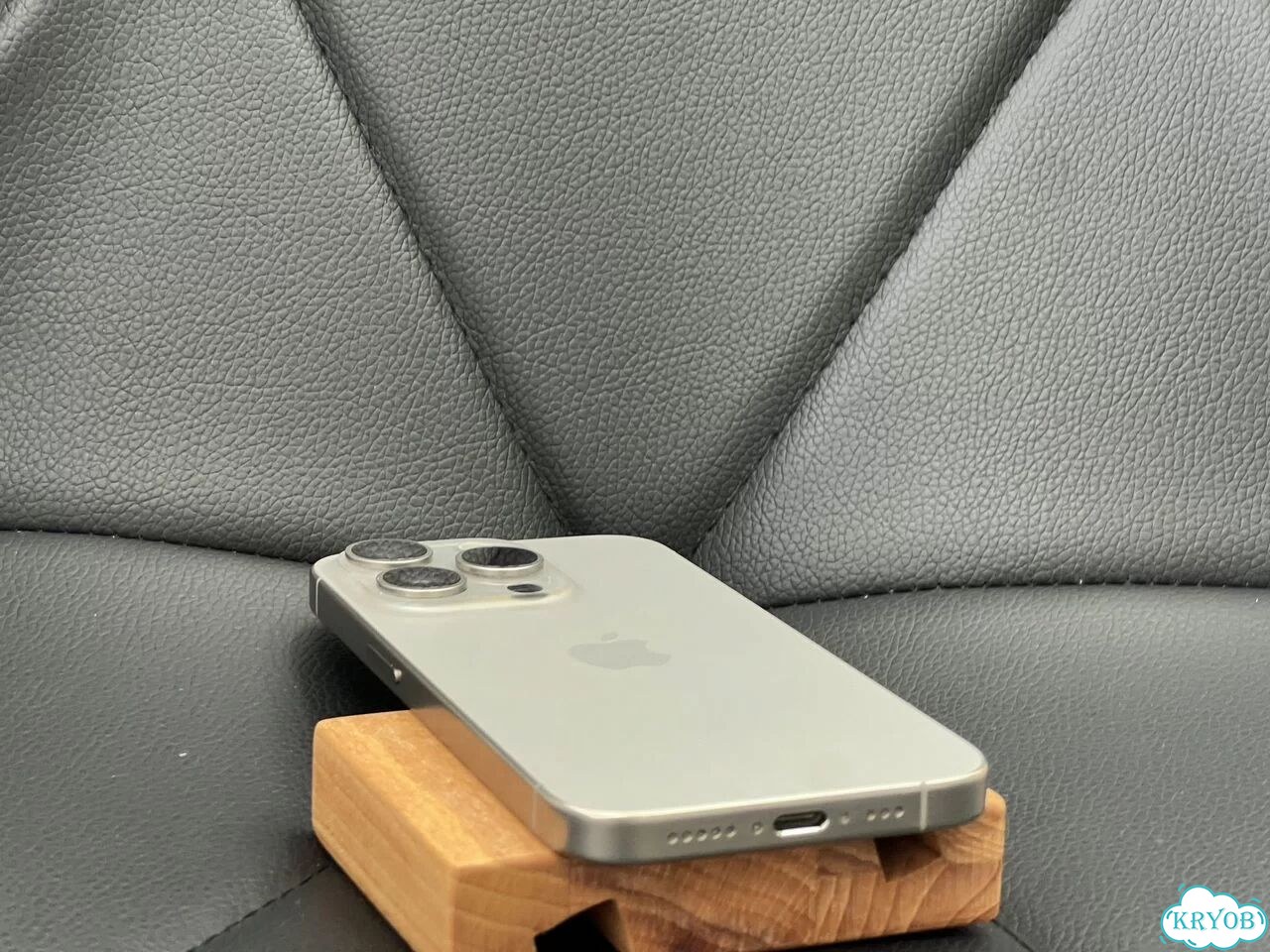 iPhone 15 Pro, 256 ГБ фото 6