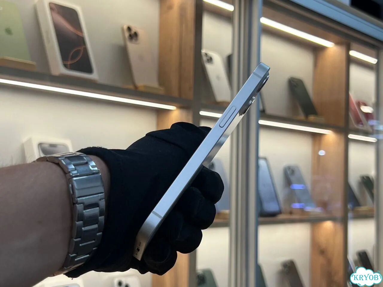iPhone 13, 128 ГБ, SIM + eSIM фото 3
