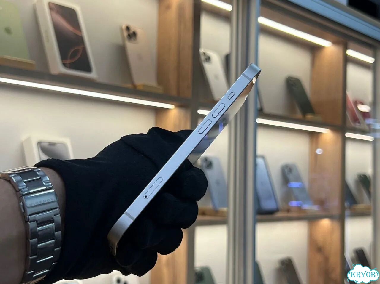iPhone 13, 128 ГБ, SIM + eSIM фото 4