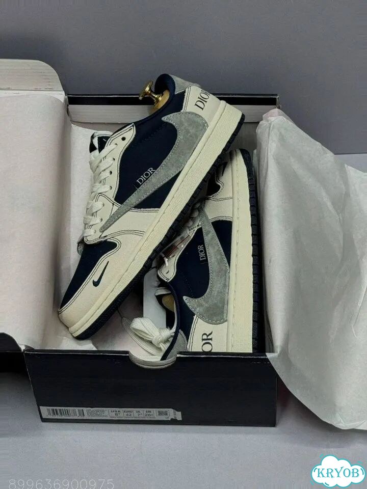 Кроссовки Nike Jordan Travis Scott Dior фото 2