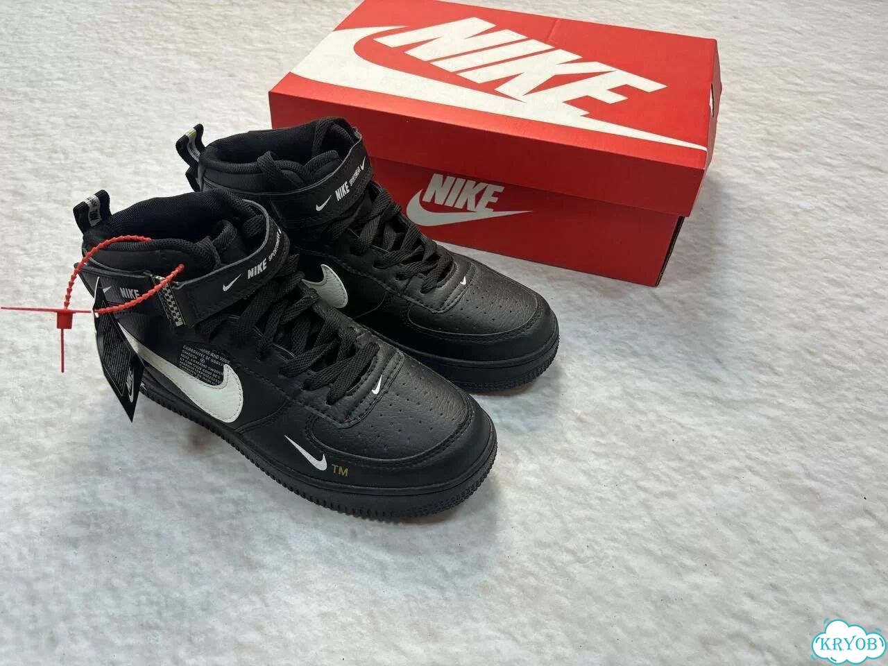 Кроссовки Nike Air Force 1 фото 1
