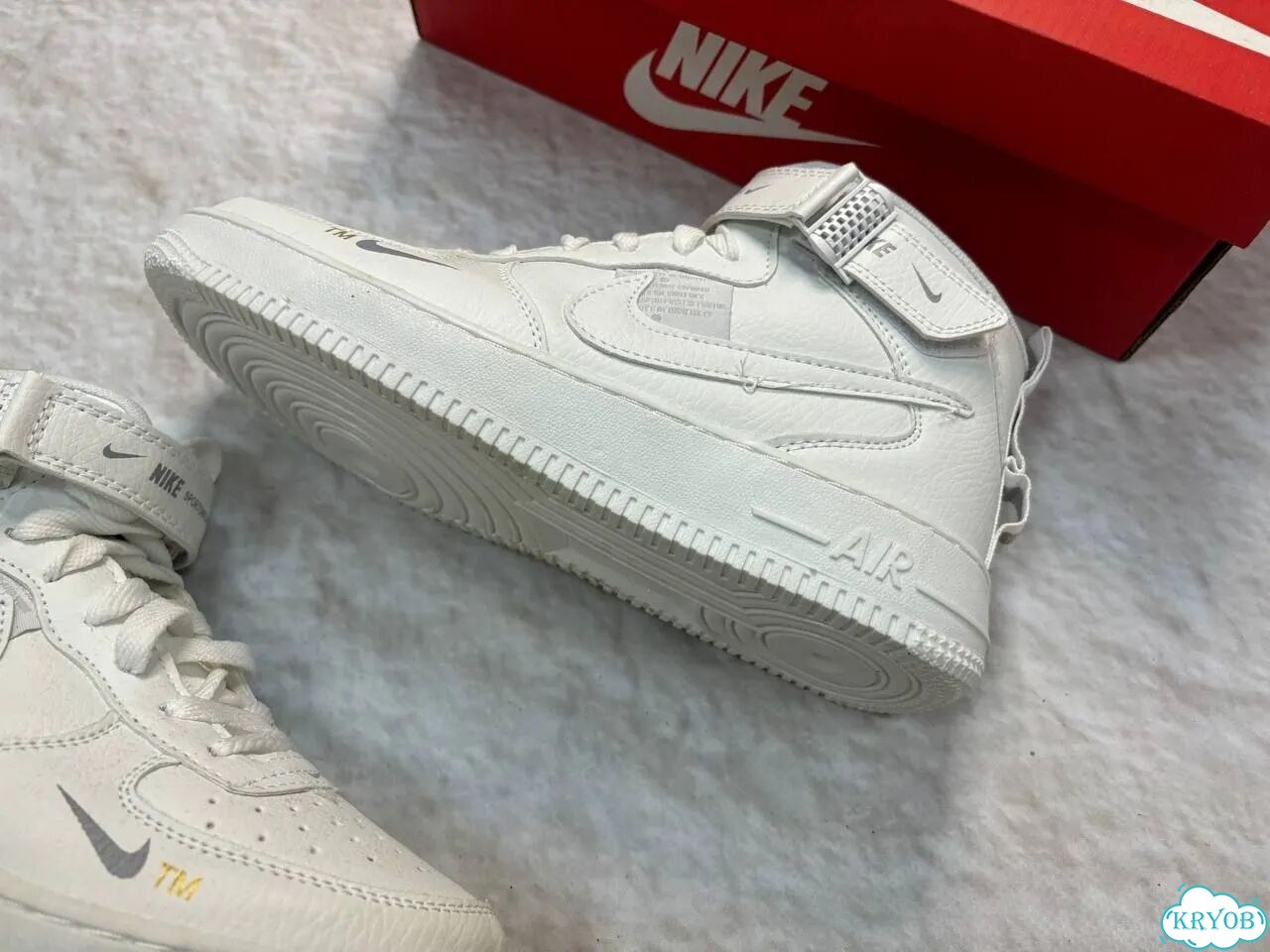 Кроссовки Nike Air Force 1 45 размер фото 10