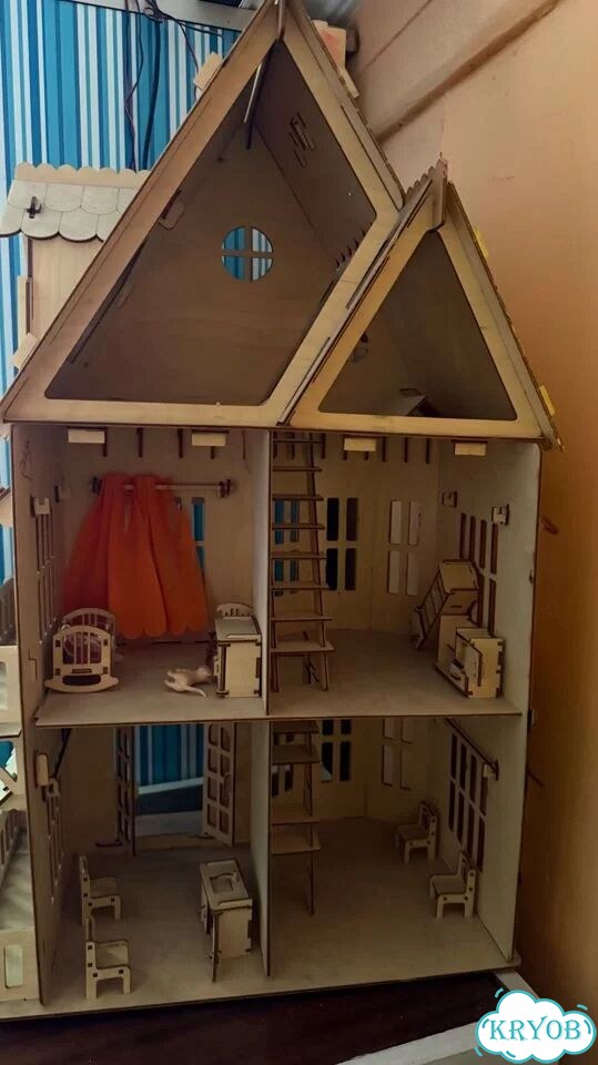 Деревянный кукольный дом фото 1