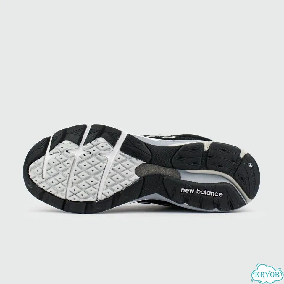 Кроссовки New Balance 990 v3 Black / White фото 4