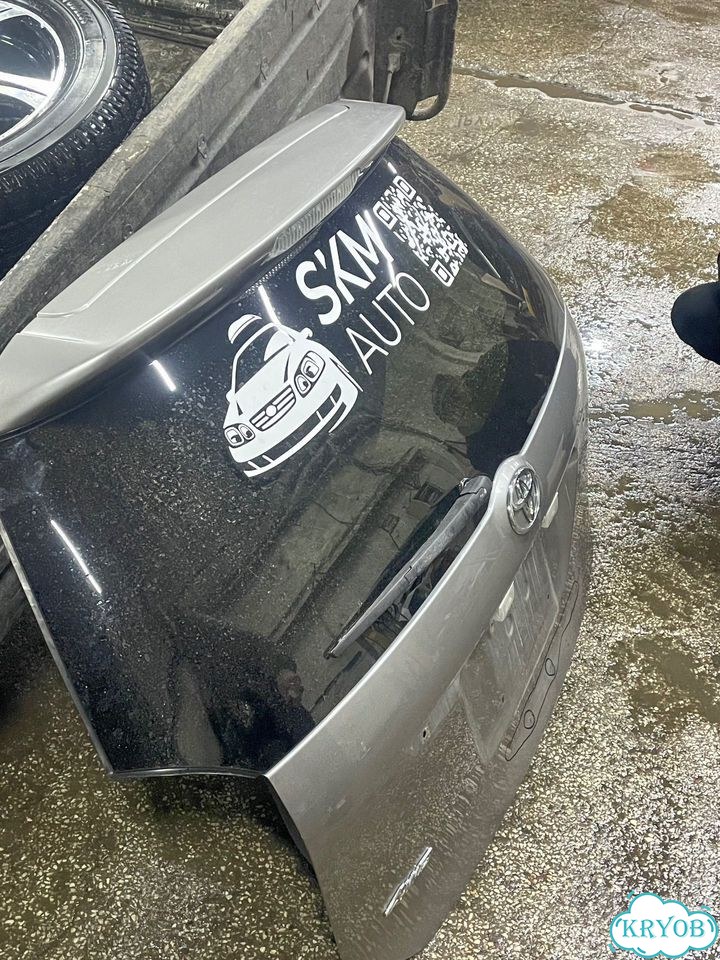 Крышка багажника toyota wish NZE14 фото 2