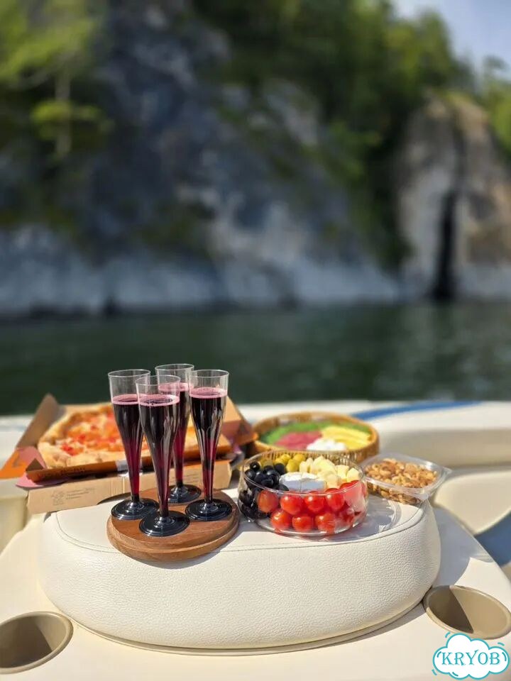Прогулки на катере по Красноярскому морю фото 3