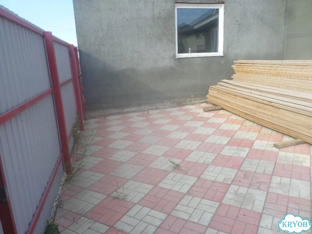 Коттедж 240 м² на участке 10 сот. фото 3