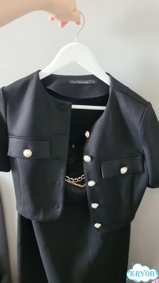 Костюм Kira Plast. с юбкой и пиджаком укороченным фото 1