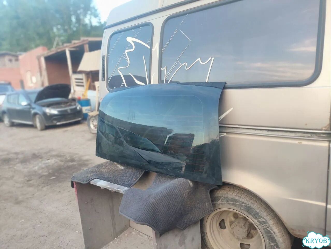 Стекло заднее honda stepwgn RF3 фото 1