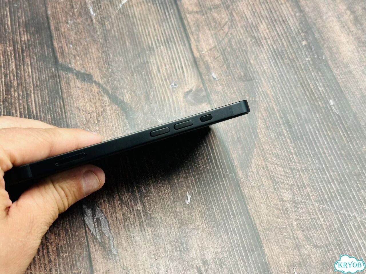 iPhone 16e, 128 ГБ, SIM + eSIM фото 2