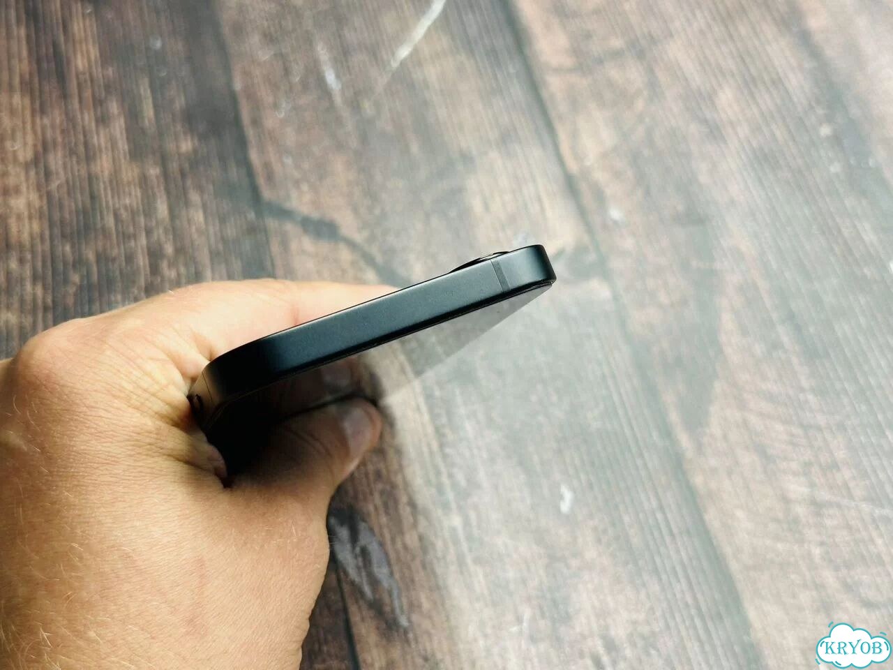 iPhone 16e, 128 ГБ, SIM + eSIM фото 3