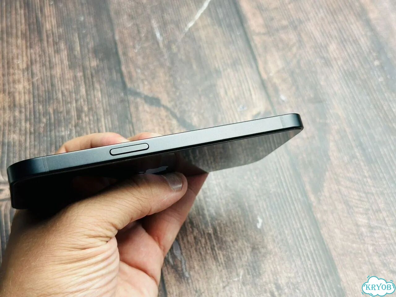 iPhone 16e, 128 ГБ, SIM + eSIM фото 5