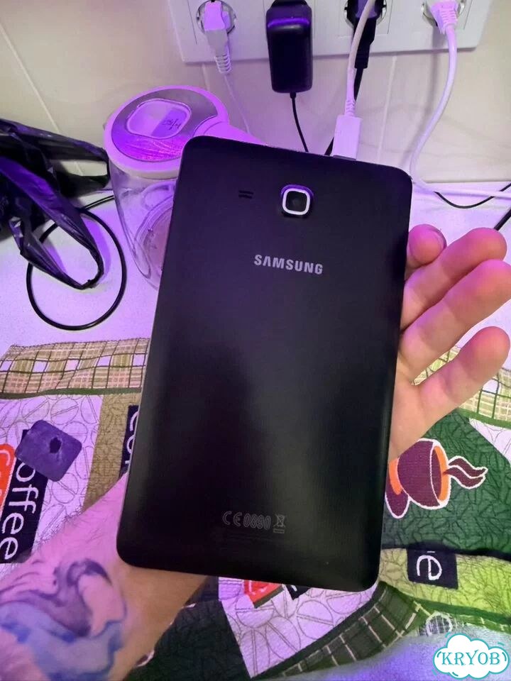 Планшет Samsung Galaxy Tab A (2016) SM-T280 фото 3