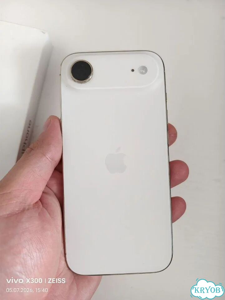 iPhone Air, 256 ГБ, eSIM фото 2