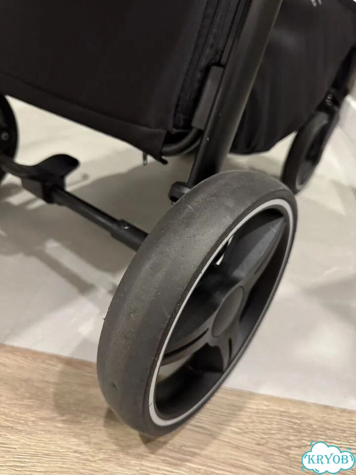 Прогулочная коляска carrello bravo фото 6