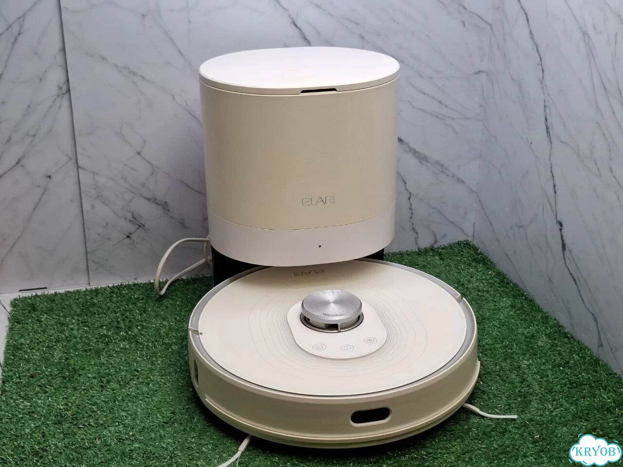 Робот-пылесос Elari Smartbot Ultimate фото 1