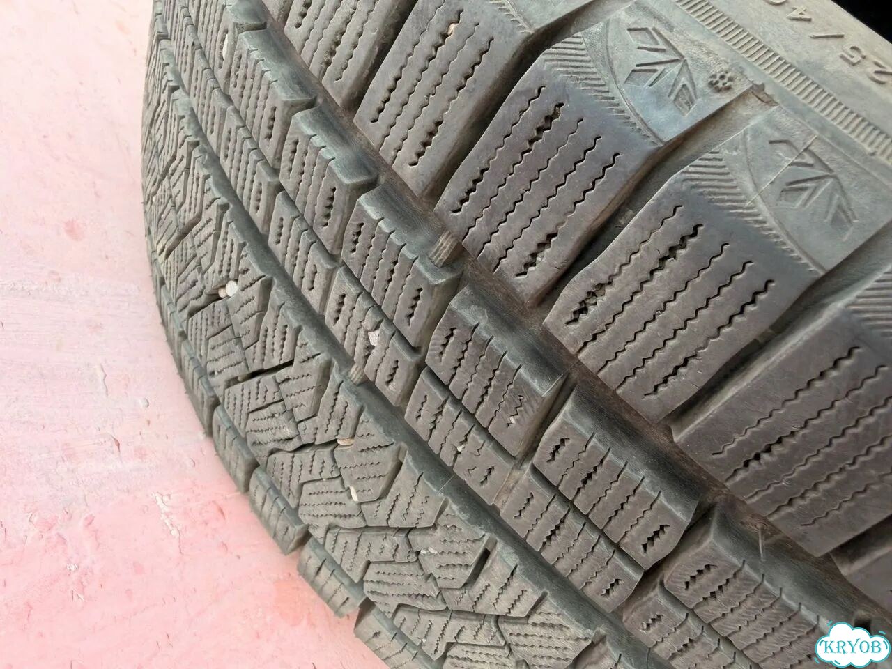 Triangle Snowlink TWT02 225/40 R18 92V фото 3