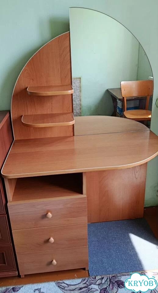 Туалетный столик с зеркалом фото 3