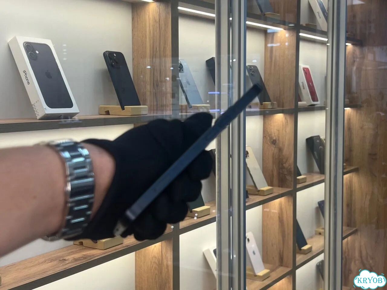 iPhone 13, 128 ГБ, SIM + eSIM фото 4