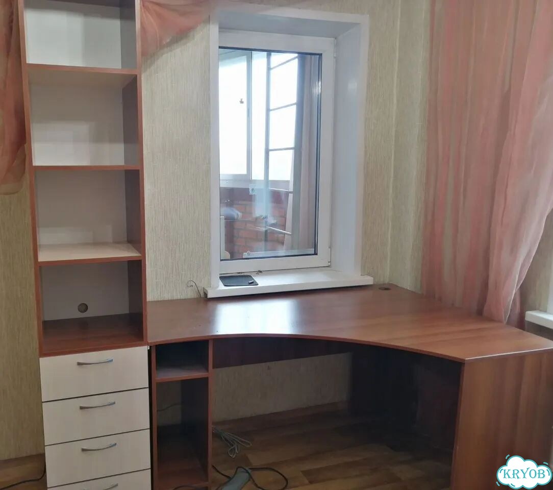 Угловой стол с пеналом фото 1