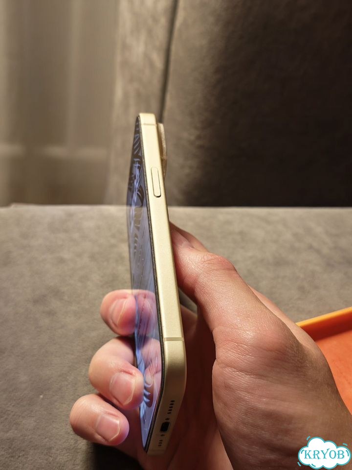 iPhone 15, 256 ГБ, SIM + eSIM фото 6