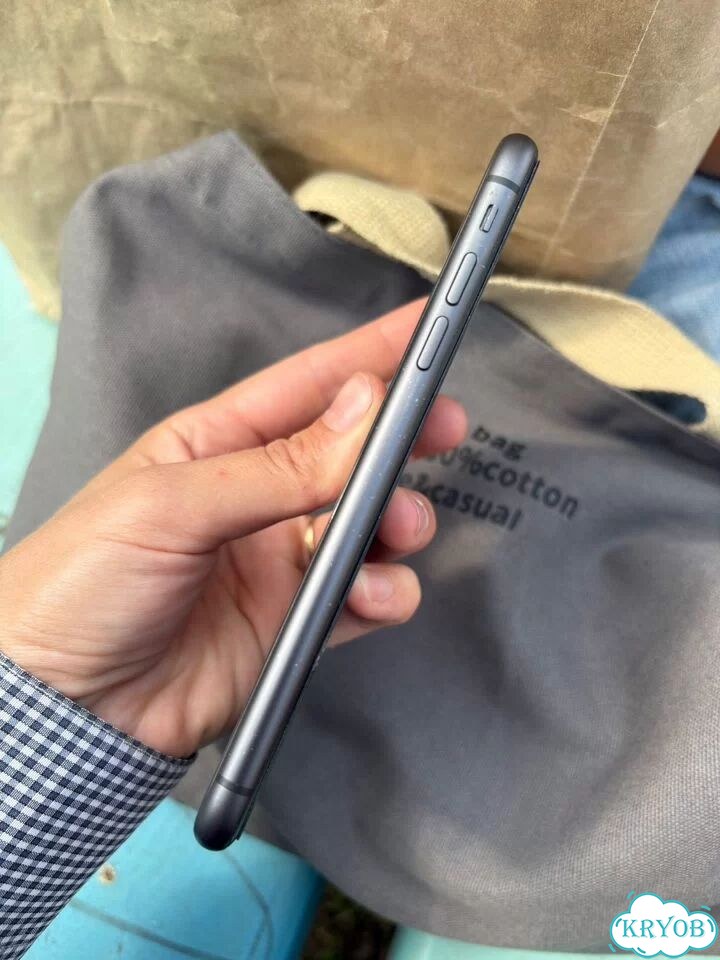 iPhone 11, 128 ГБ, 1 SIM фото 1